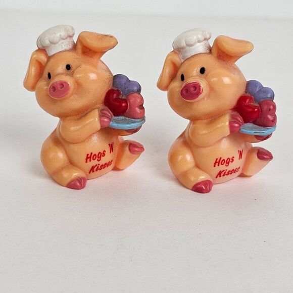 Russ Berrie Hogs 'N Kisses Pig Piggy Figurine Chef Hat Hugs Hearts Lot of 2 Vtg - Picture 2 of 12